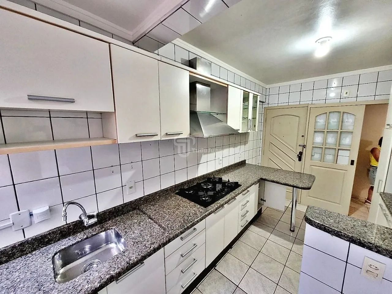APARTAMENTO 3 DORMITÓRIOS KOBRASOL