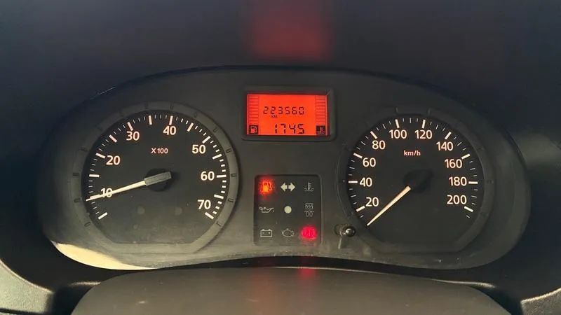 Renault Logan Expression Hi-flex 1.6 8V 4P 2010 - Foto 9