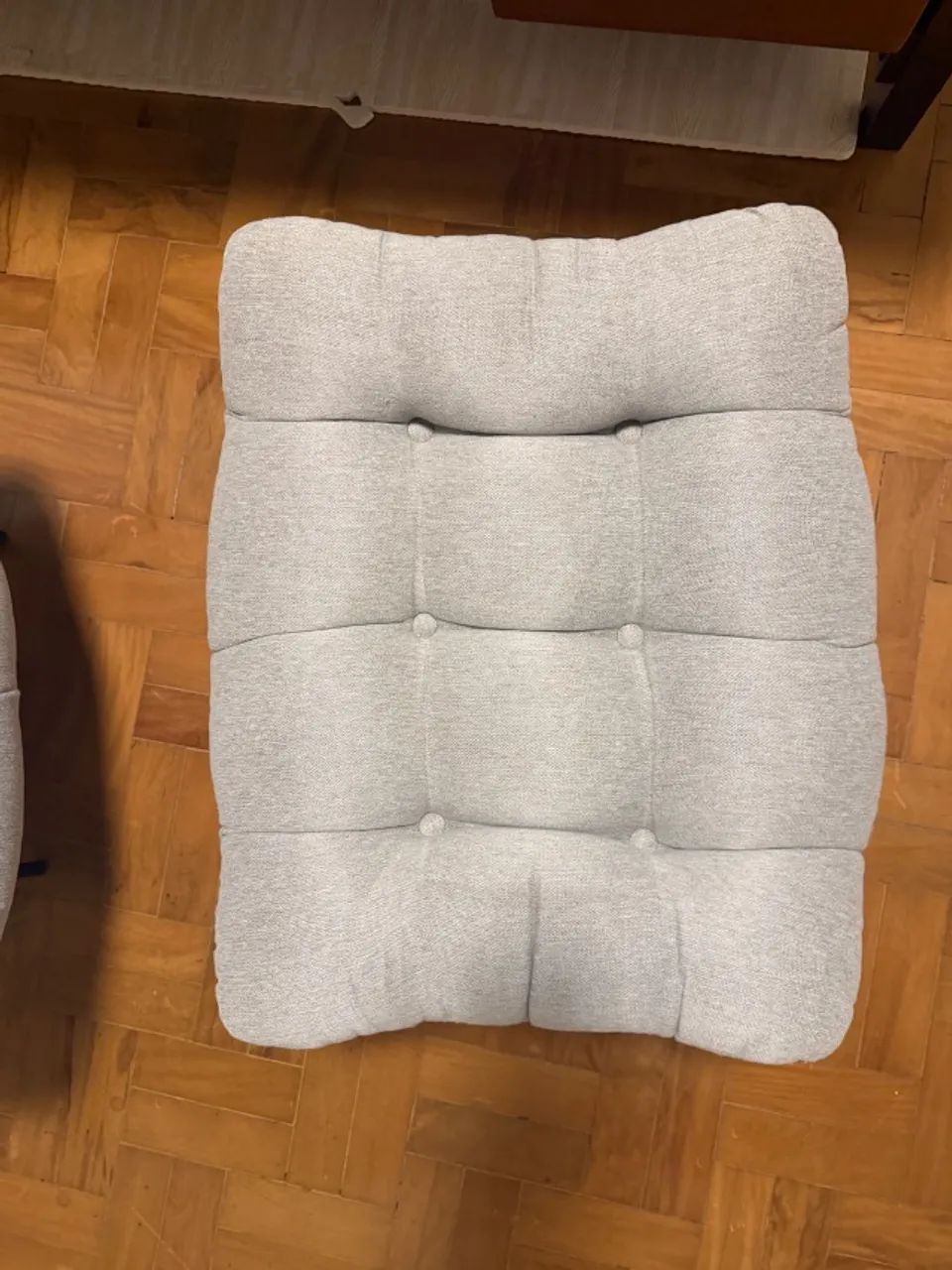 Poltrona Costela com Puff - Abra Casa - Design Clássico e Conforto - Foto 4