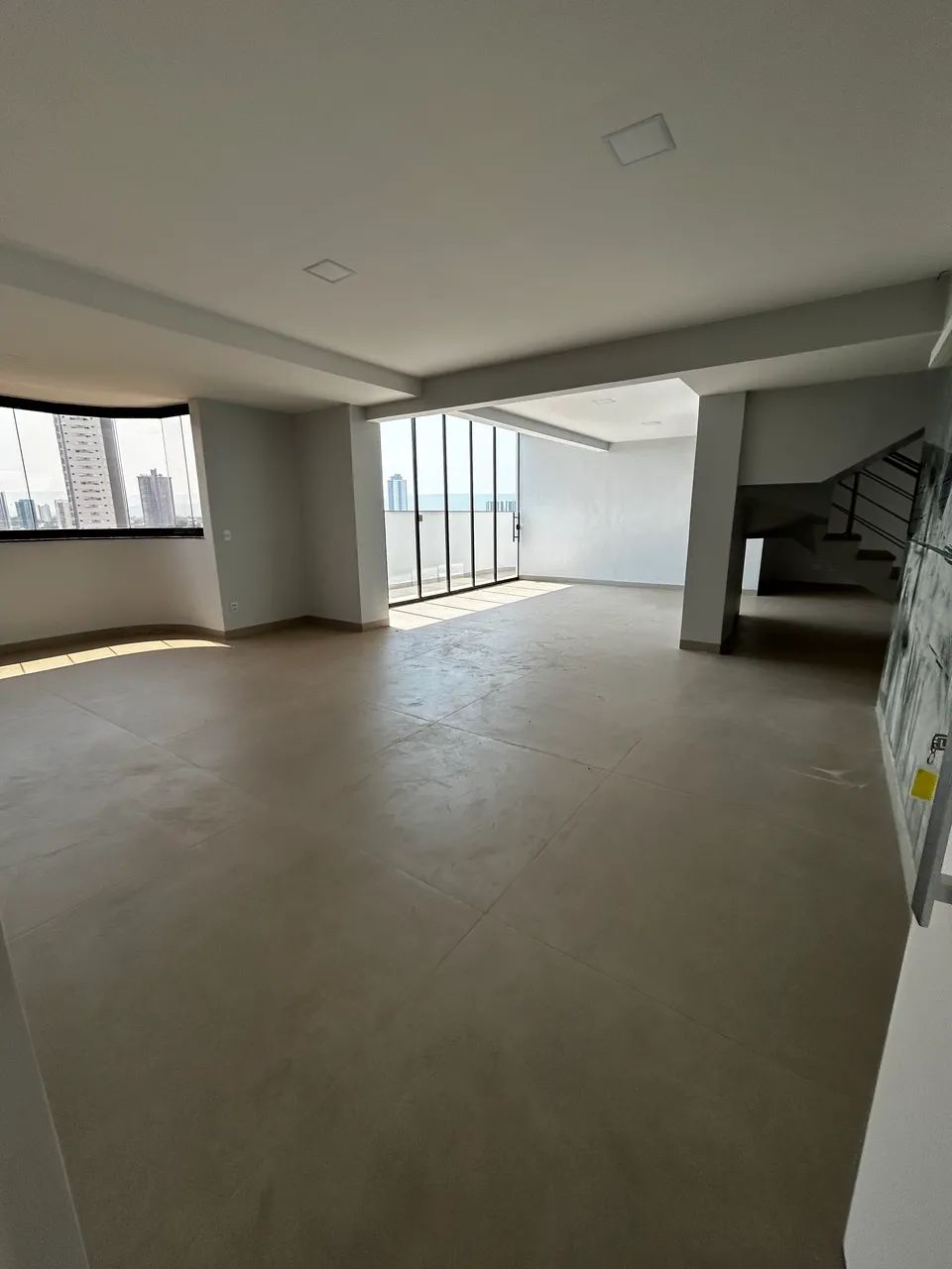 Cobertura com 350 m2 na 21 4 suítes 