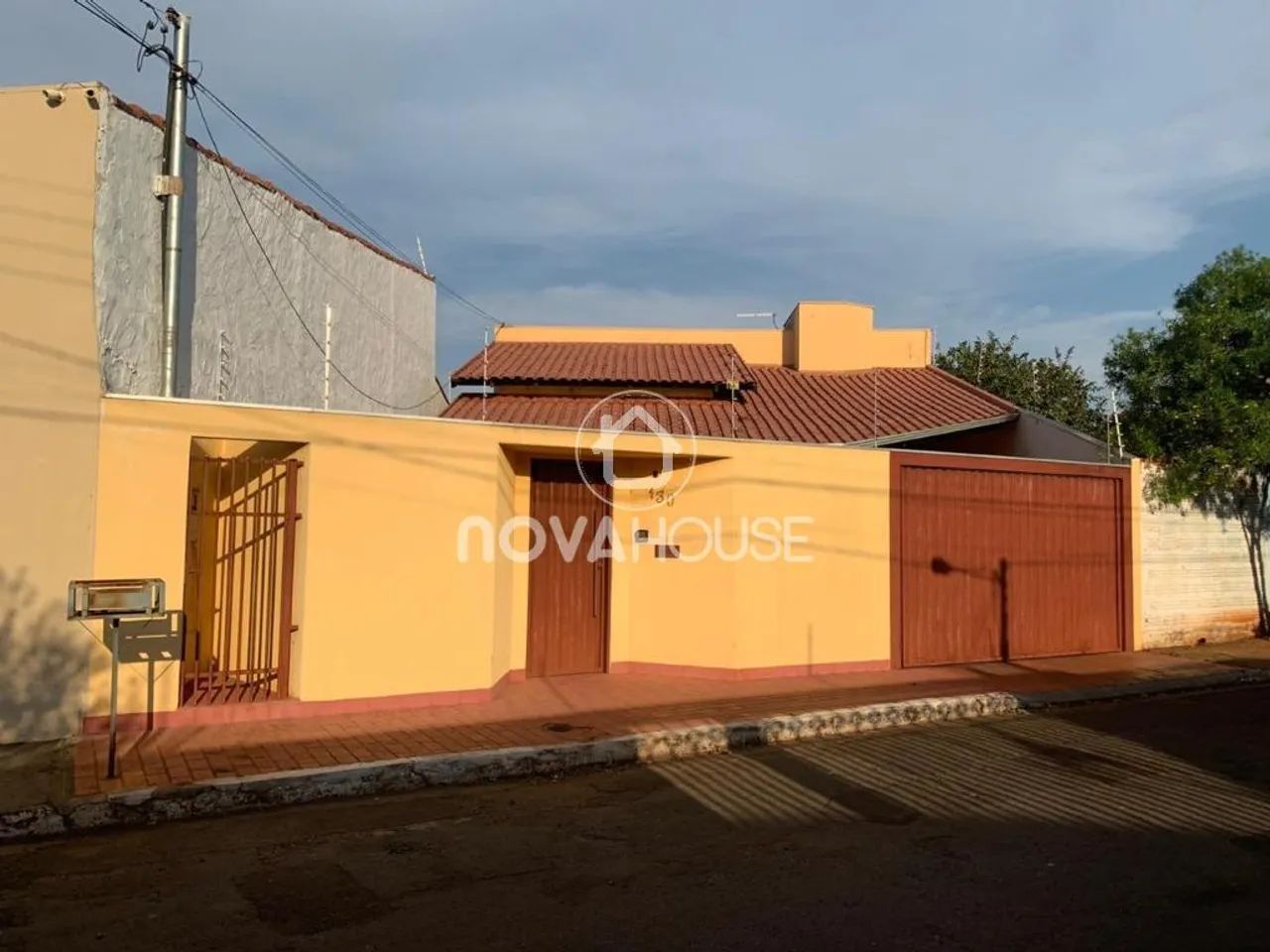 CASA COM 5 DORMITÓRIOS - Foto 2