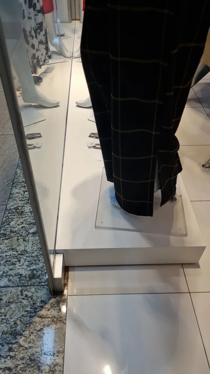 Tablado Base Para Vitrine Comercial MDF Branco 2,75m - Bacacheri - Foto 2