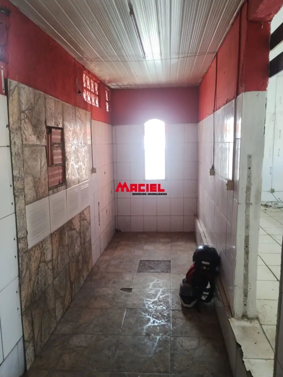 Ponto comercial, com dois espaços para comércio mais terreno ao lado sem construção. - Foto 2