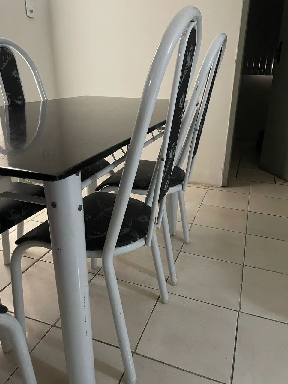Vendo mesa de mármore 6 cadeiras  - Foto 2