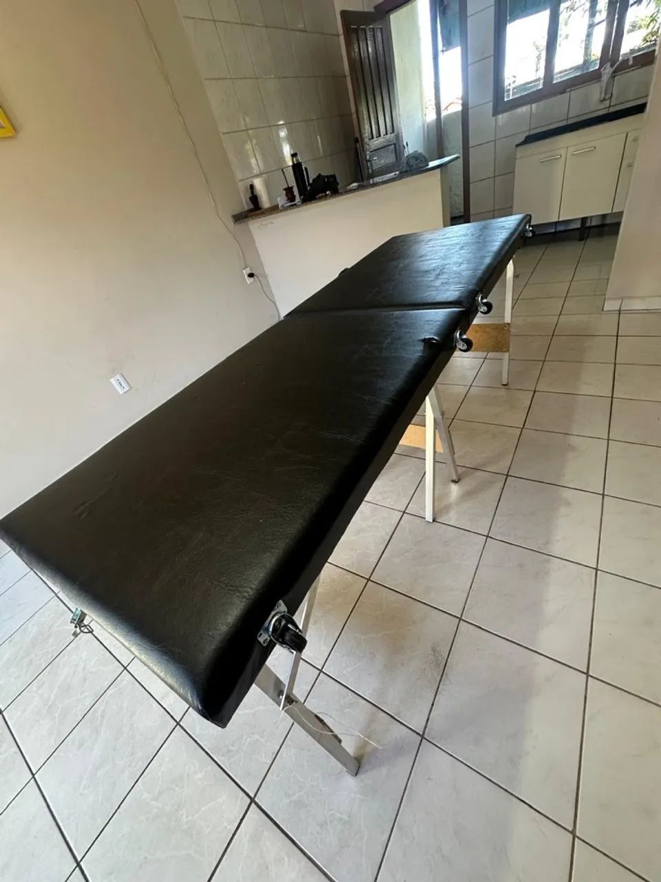 MACA DE MASSAGEM E CADEIRA DE MANICURE - Foto 2