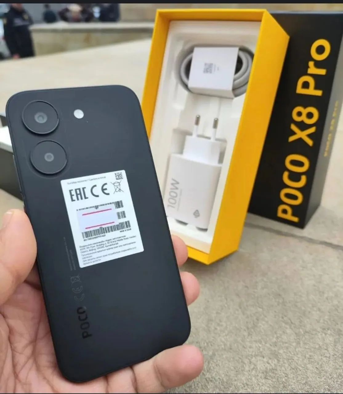 Poco x8 pro 256 8+4 de RAM 