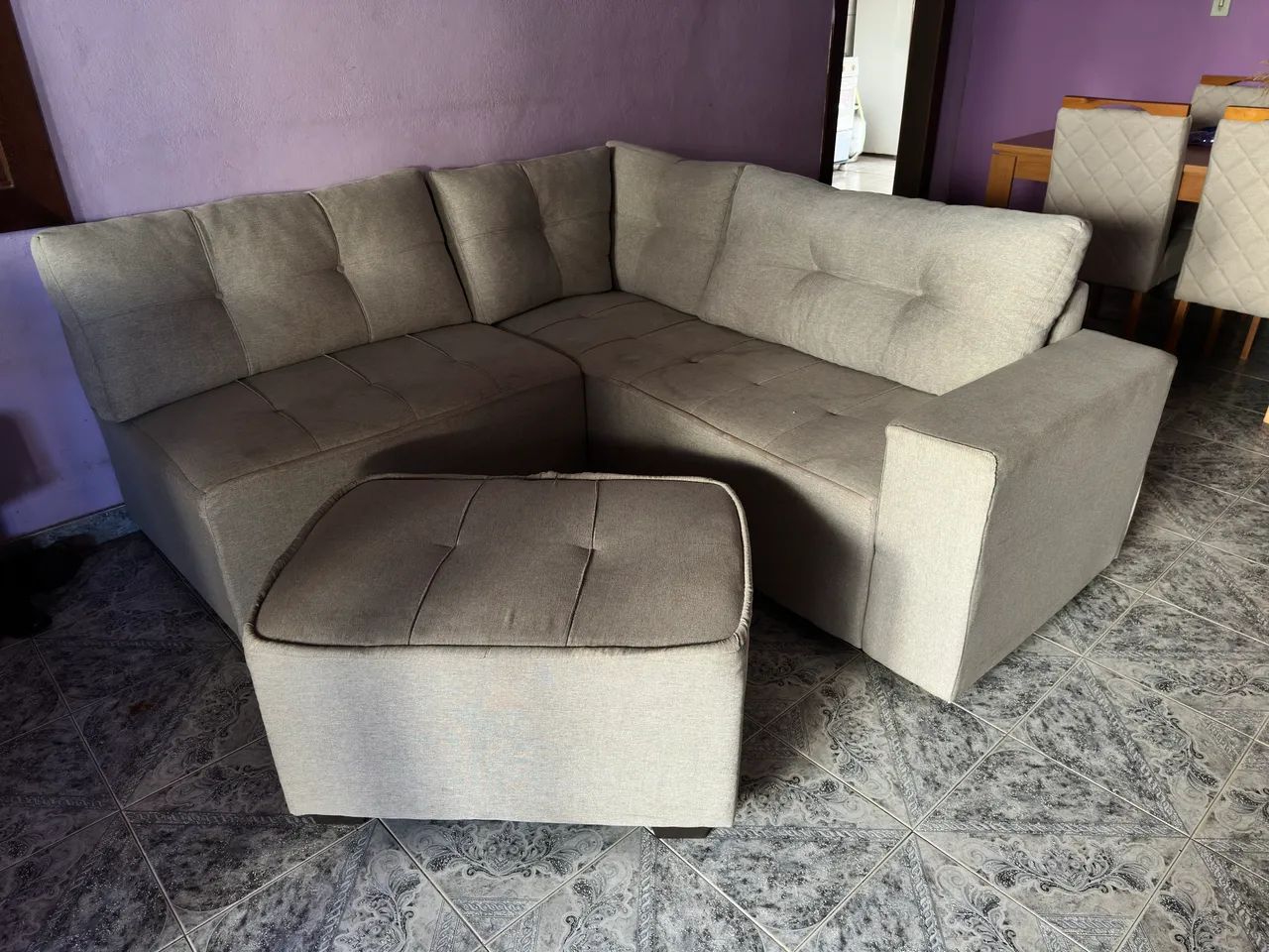 Sofá 2 e 3 lugares com puf