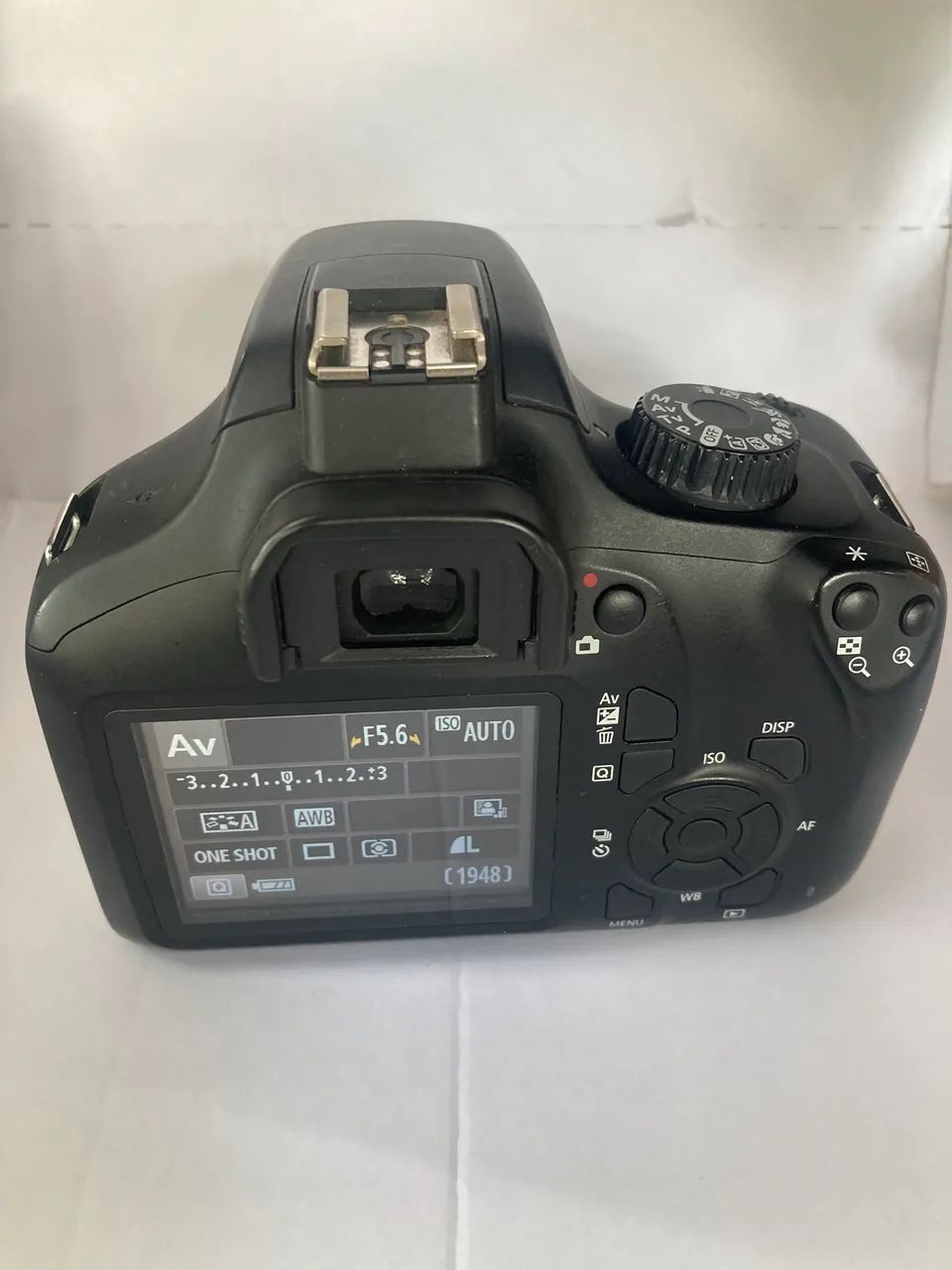 Câmera Canon EOS T100 - apenas 19k cliques + 50mm - Foto 3