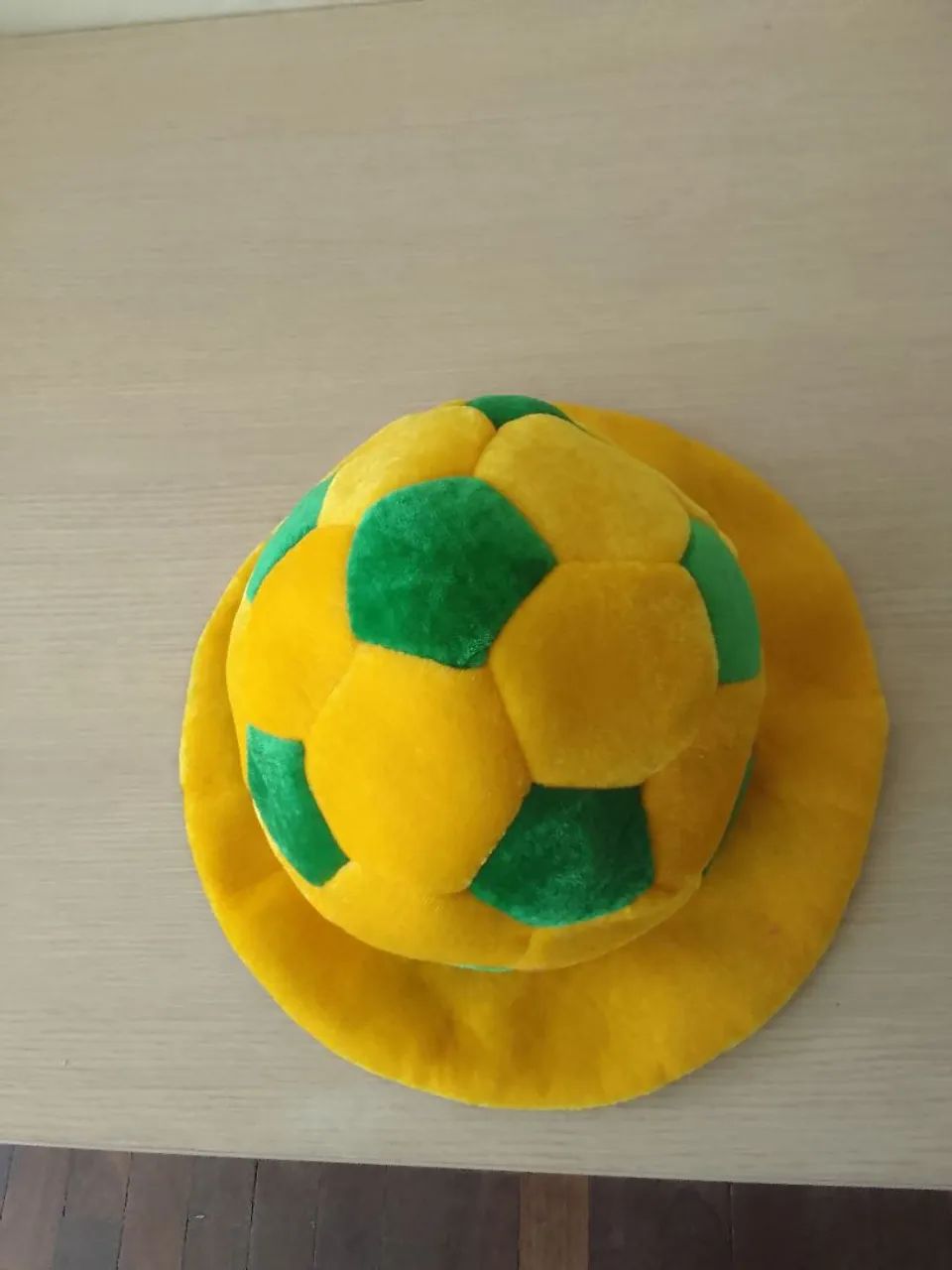 Chapéu verde e amarelo  - Foto 3