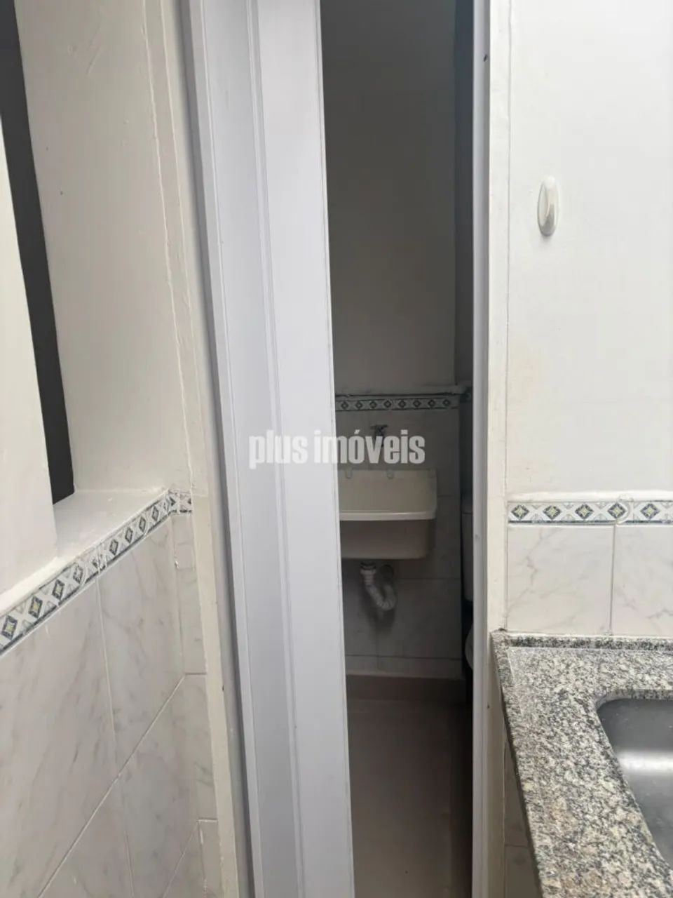 Sobrado comercial com 4 salas, 2 banheiros e cozinha - Foto 5