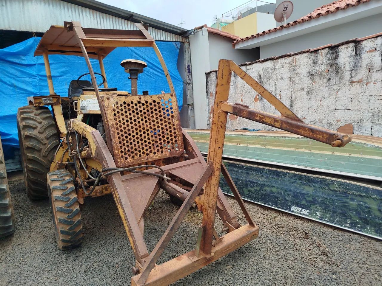 Trator CBT 8440 com lâmina concha e pega beg - Foto 5