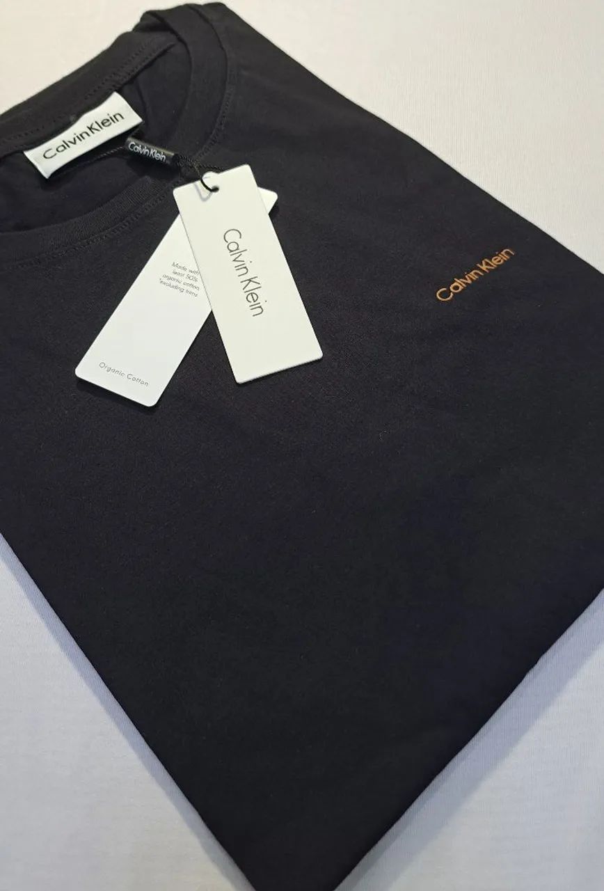 Camiseta Calvin Klein Preta - Foto 5