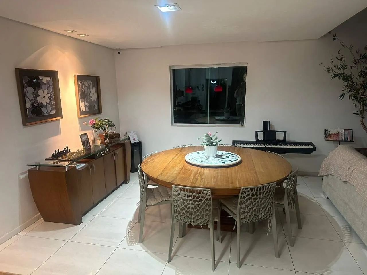 Casa com 03 quartos, suíte e 03 vagas cobertas Bairro Tirol! - Foto 3