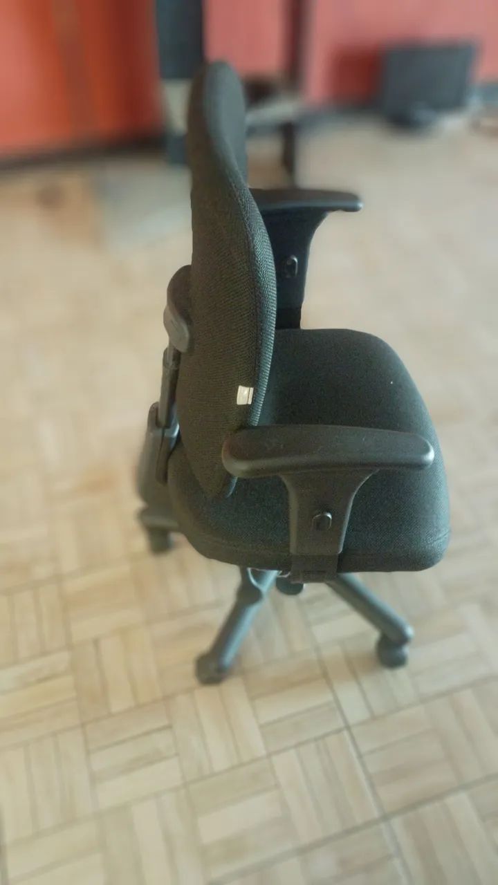 Vendo cadeira rotatória  - Foto 5
