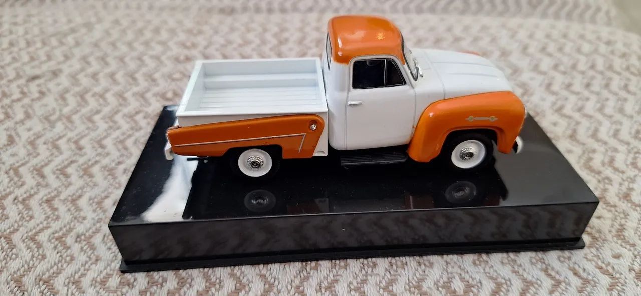 Miniatura caminhonete chevrolet 3100 ano 1959 - Foto 3