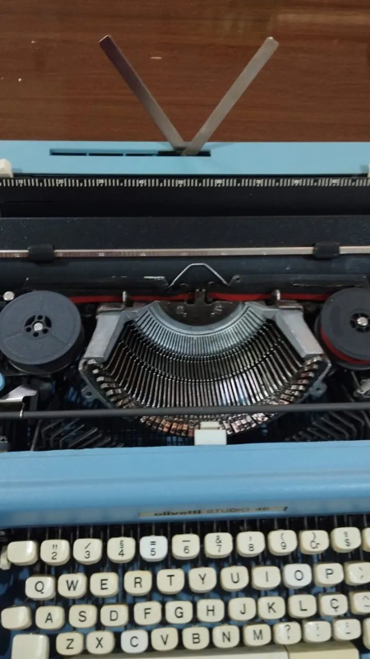 Máquina de Escrever Olivetti Studio 46 - Original e Muito Conservada - Foto 3