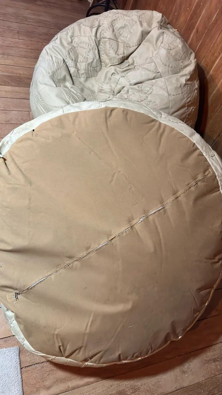 Vendo Puff de couro legítimo costurado em retalhos estilo patchwork - Foto 5