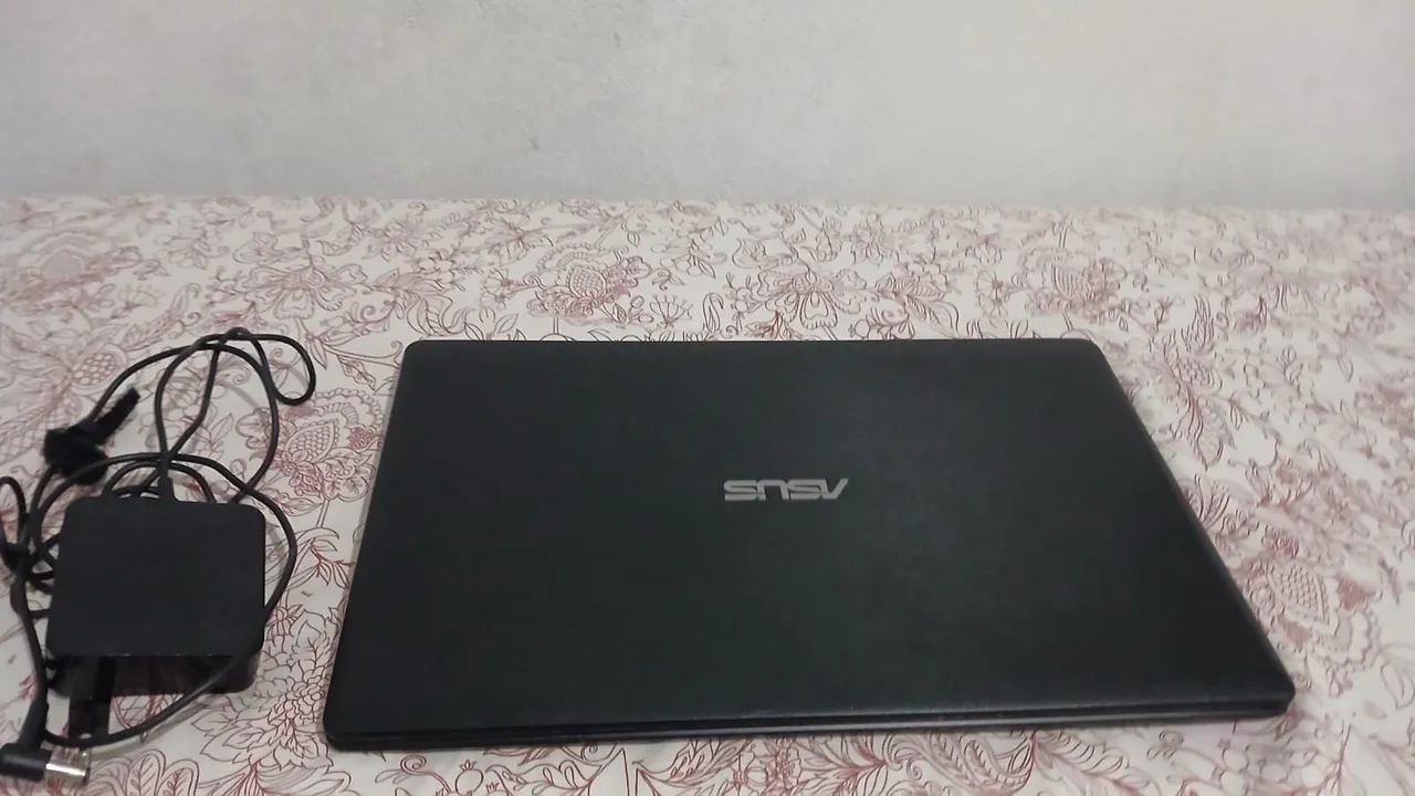 Notebook Asus 15.6, HD de 500, 4gb de ram. Tem que usar com esse teclado USB. 200 v - Foto 2