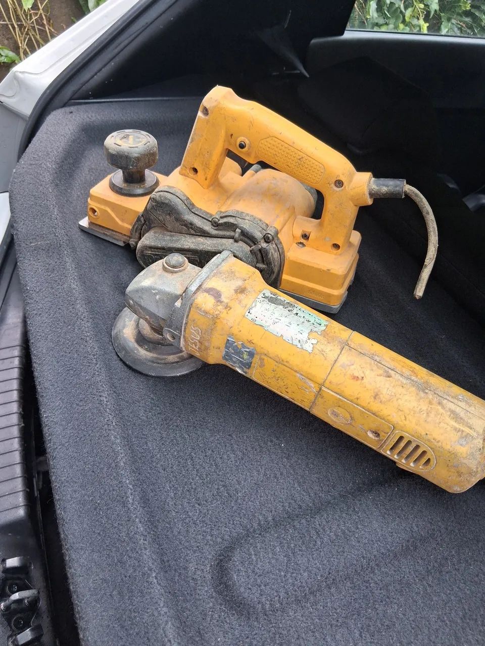 Plaina elétrica dewalt e Esmerilhadeira dewalt pra arrumar  - Foto 4