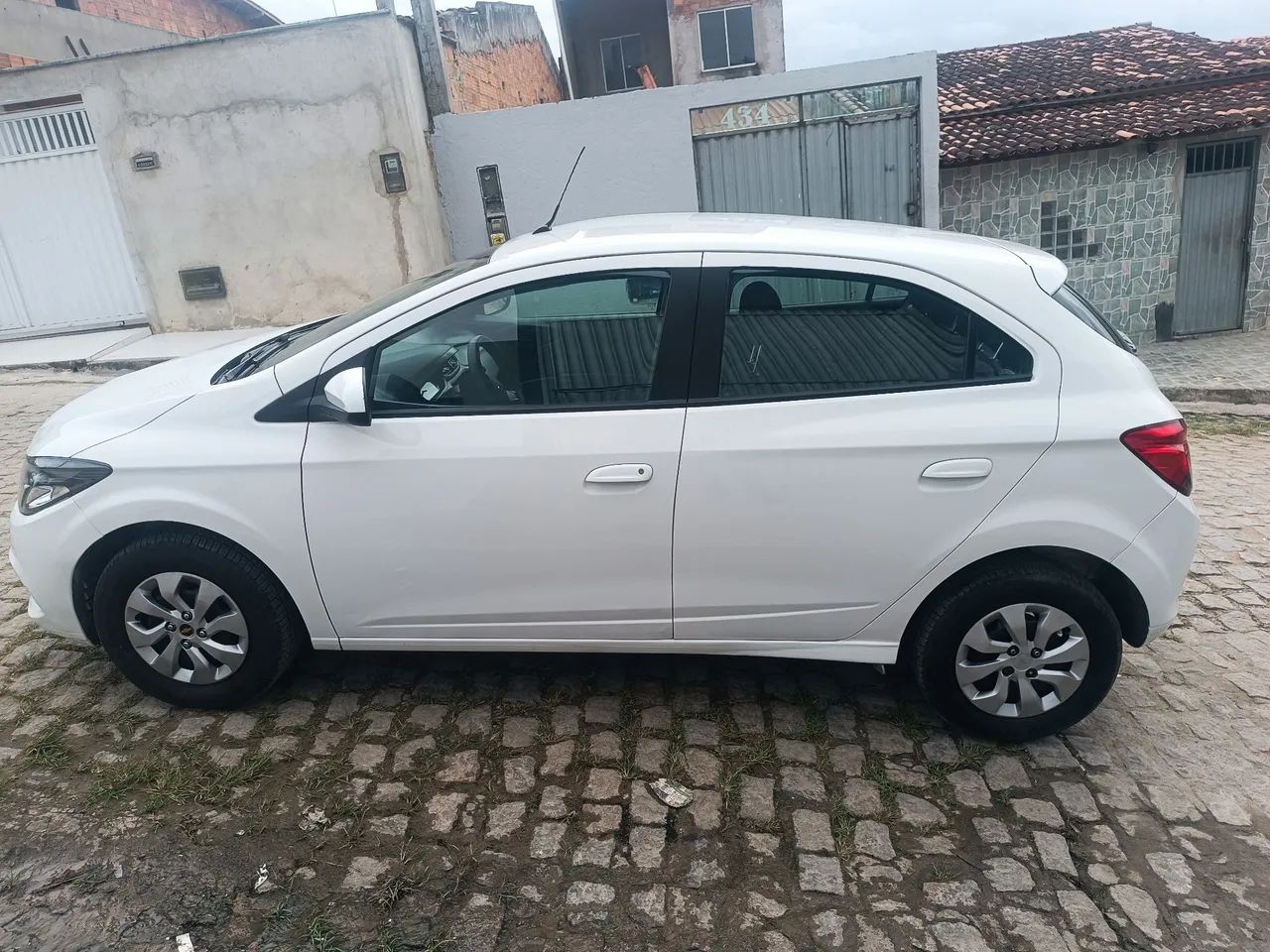 Chevrolet Onix ONIX HATCH Joy 1.0 8V Flex 5p Mec. 2019