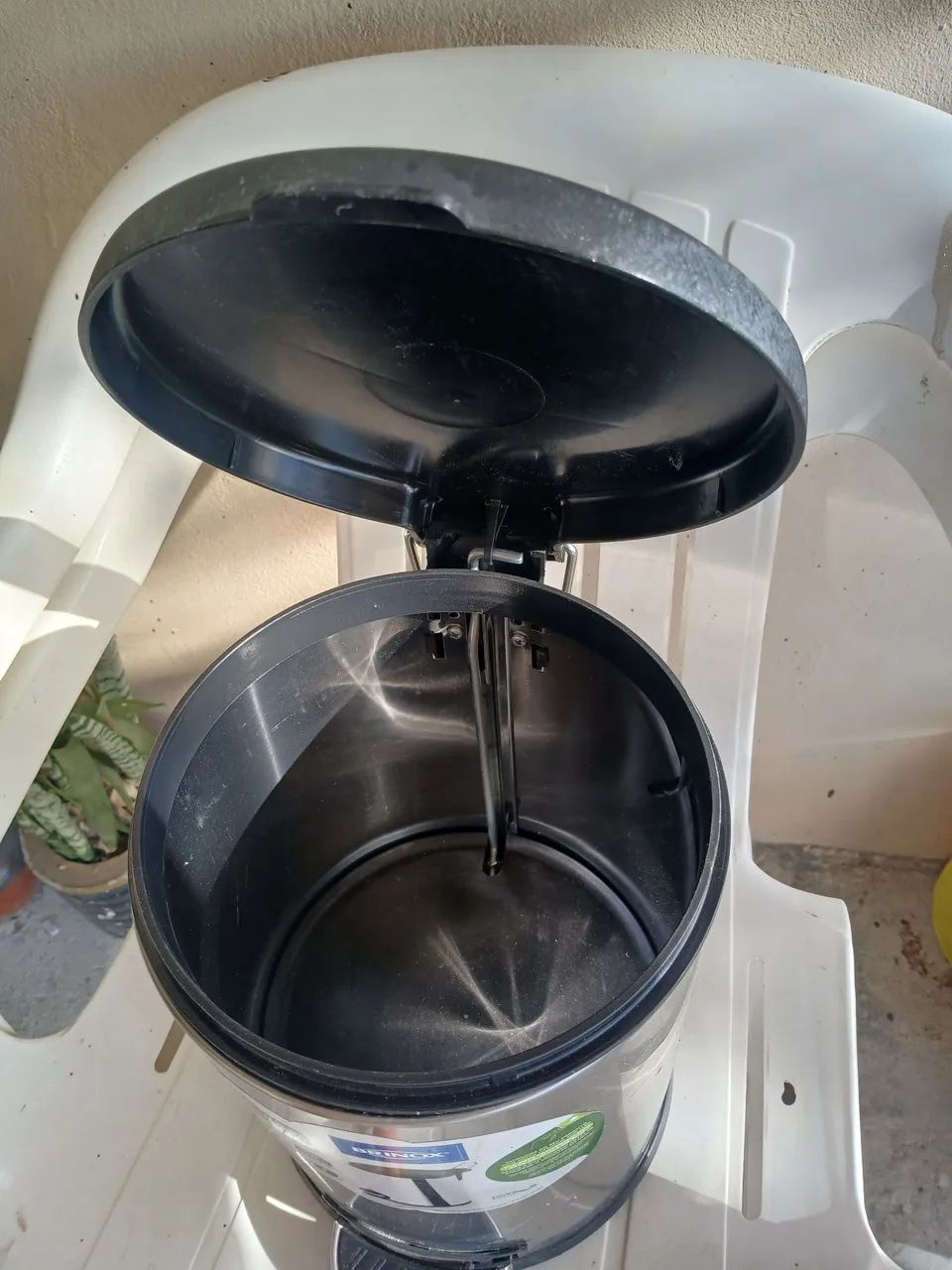 Lixeira nova de inox - Foto 3