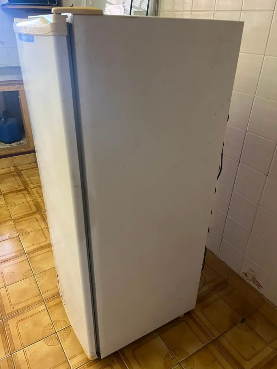 freezer consul 180