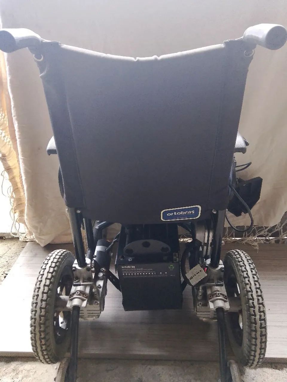 Cadeira de rodas motorizada profissional ortobras  - Foto 3