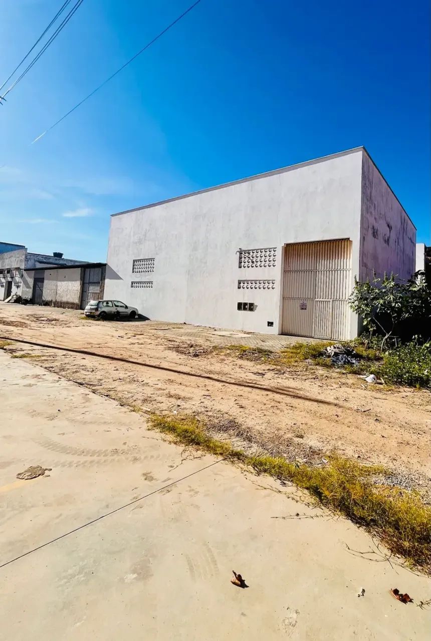 Alugo Ótimo Galpão com 440m2 no Renascer