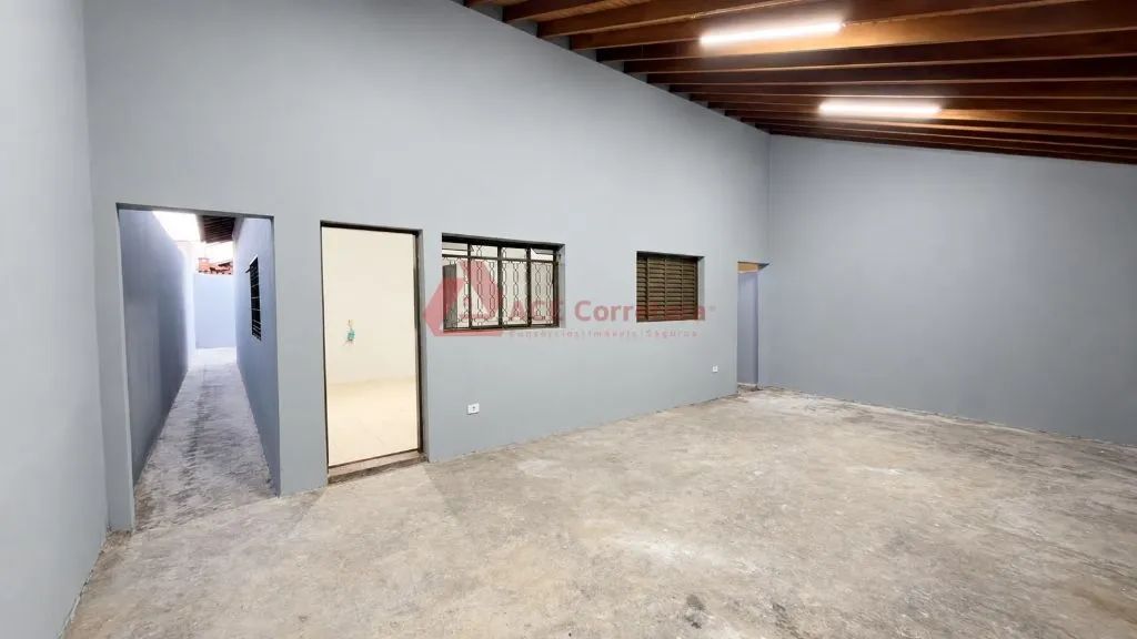 Casa com 3 Dormitórios e Garagem Coberta - Foto 2