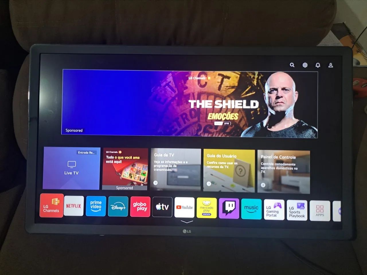 TV LG SMART 32 POLEGADAS ta bem zeradinha. 