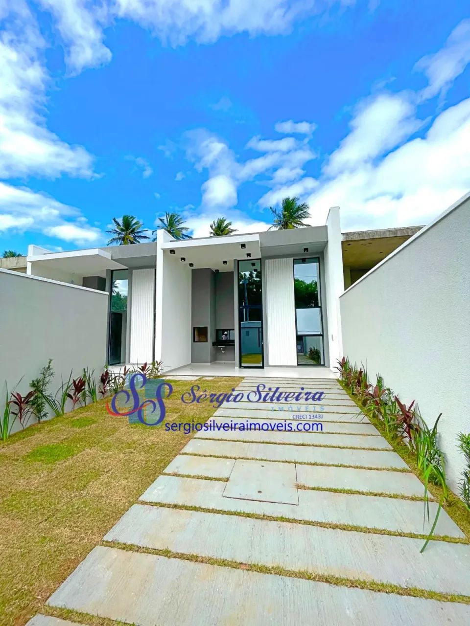 Ampla casa com 3 suítes em excelente localização em Eusébio.