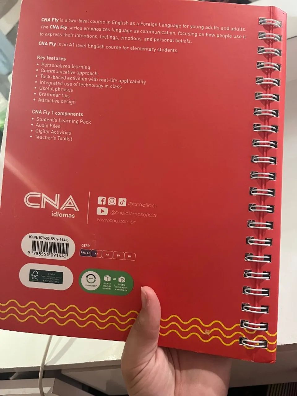 Livro didático CNA fly1 (usado)  - Foto 3