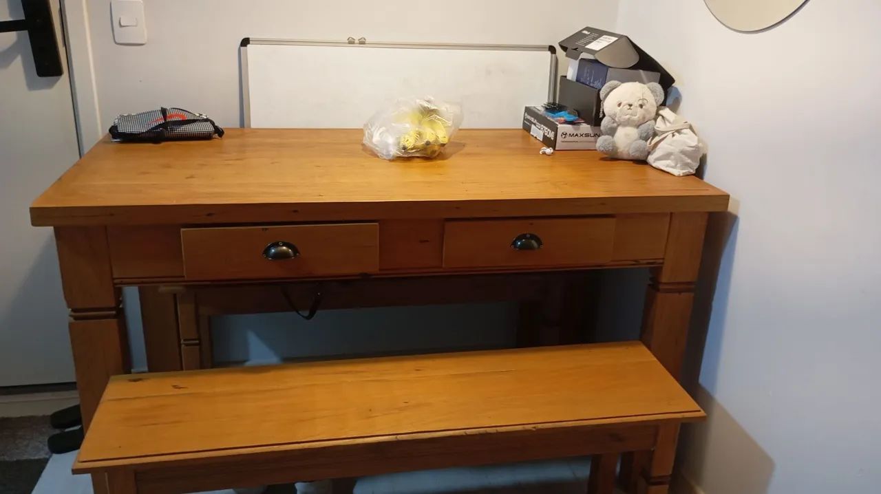 Conjunto mesa de jantar 140x70 em madeira + bancos - Foto 2