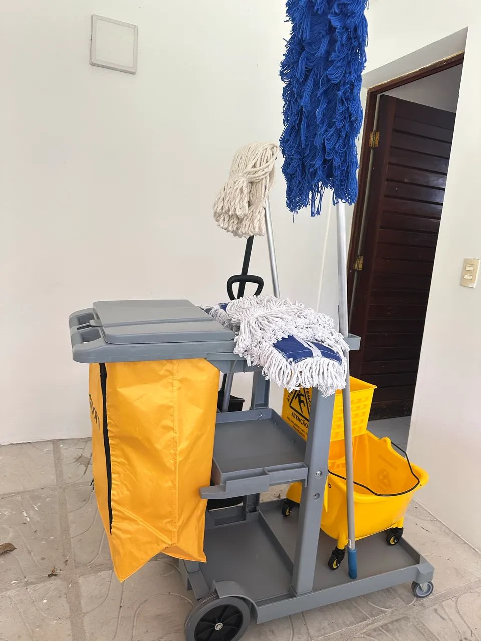 Kit carrinho de limpeza 