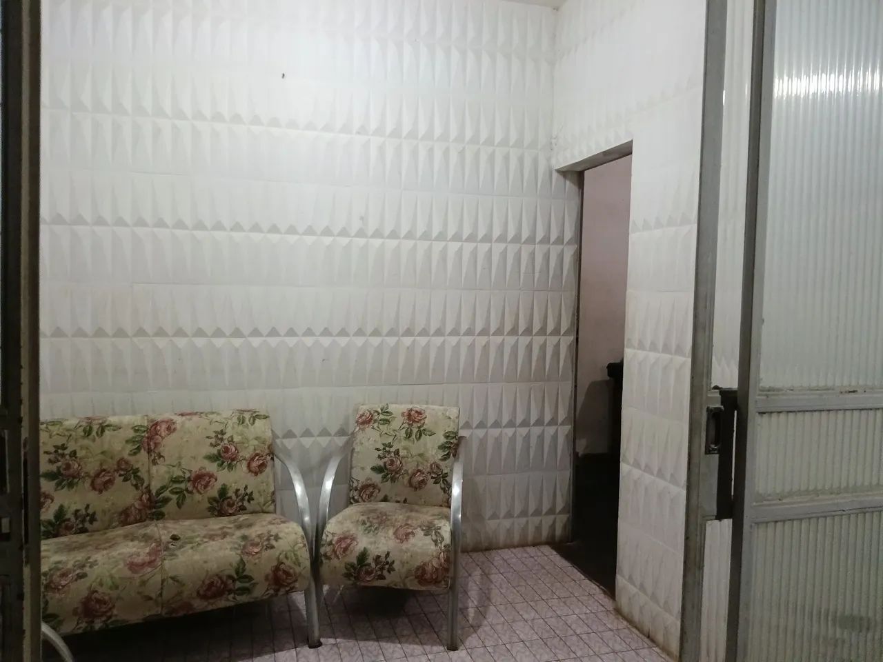 Alugo quarto para mulheres 