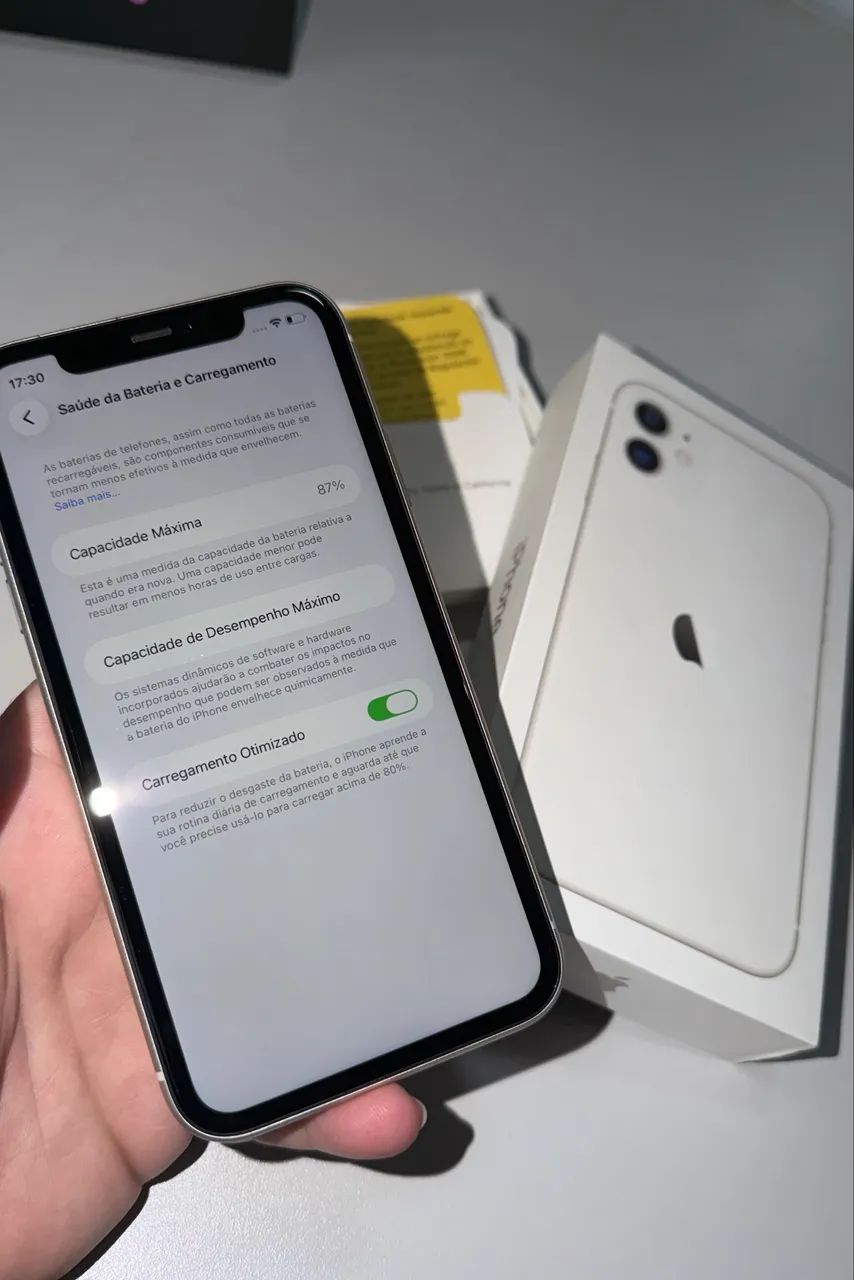 iPhone 11 128GB - Todo Original - 87% de bateria - Com Caixa - Foto 2