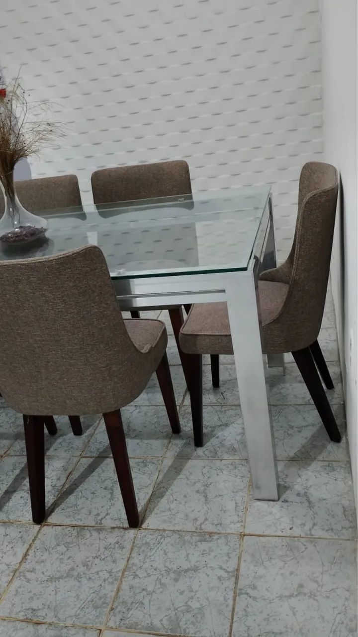 Mesa de jantar Vidro com 6 cadeiras 