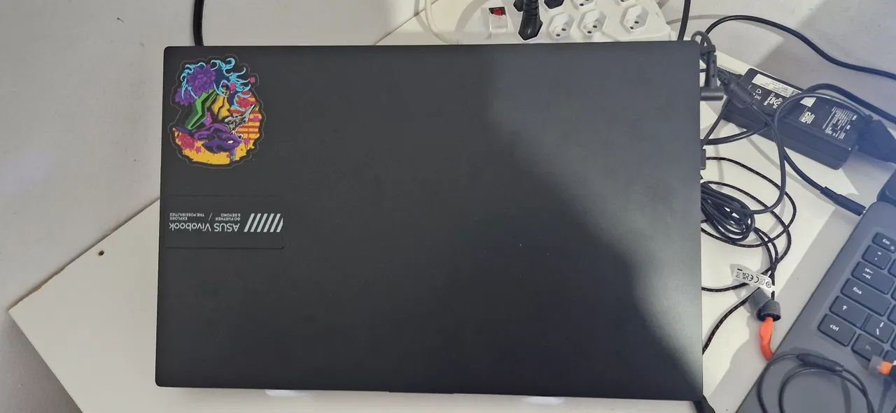 Nitebook Asus vivobook 8gb ram ryzen 5 7000
