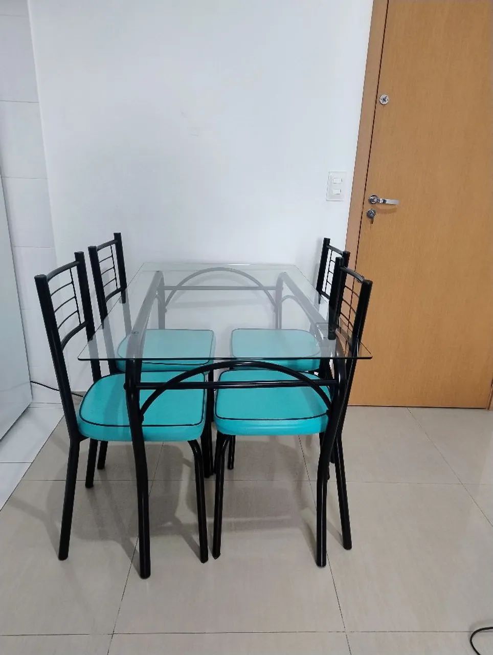 Mesa de Jantar com 4 cadeiras - 70x110cm