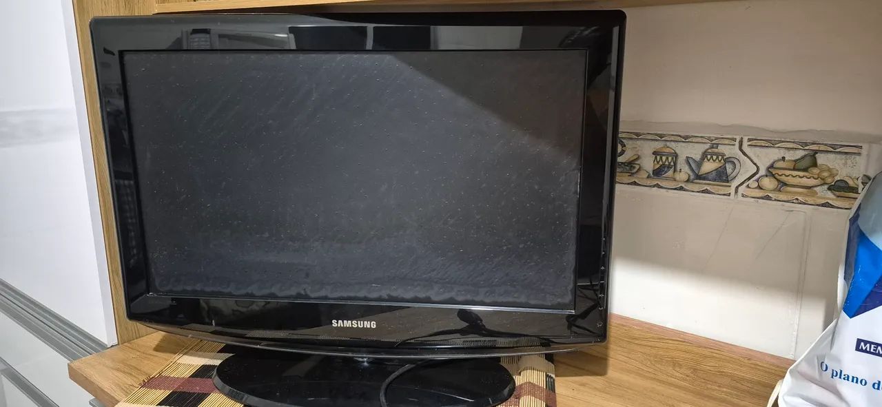 TV Monitor LCD Samsung 26 Polegadas Funcionando Com Defeito Para Retirada Peças  R$90,00 R