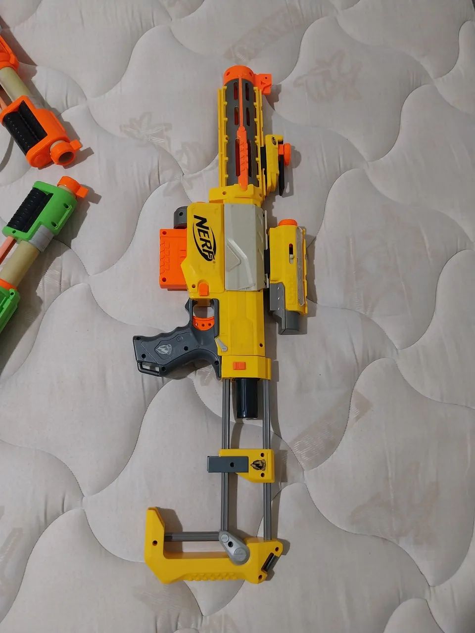 NERF conjunto c/4 armas, 2 coletes e 2 óculos.  - Foto 2