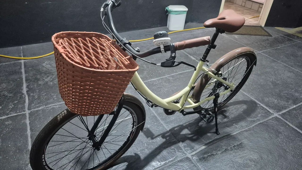 Bicicleta estilo retrô com cestinha - Foto 3