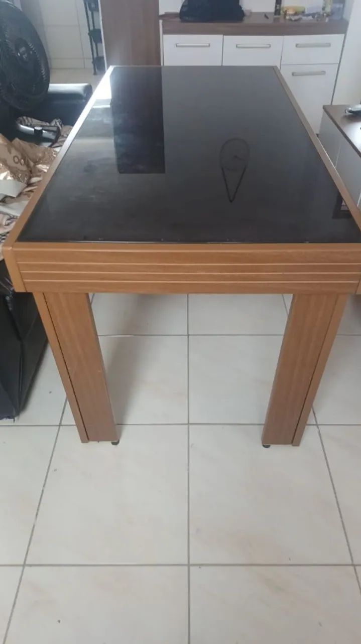 Mesa com 6 lugares 