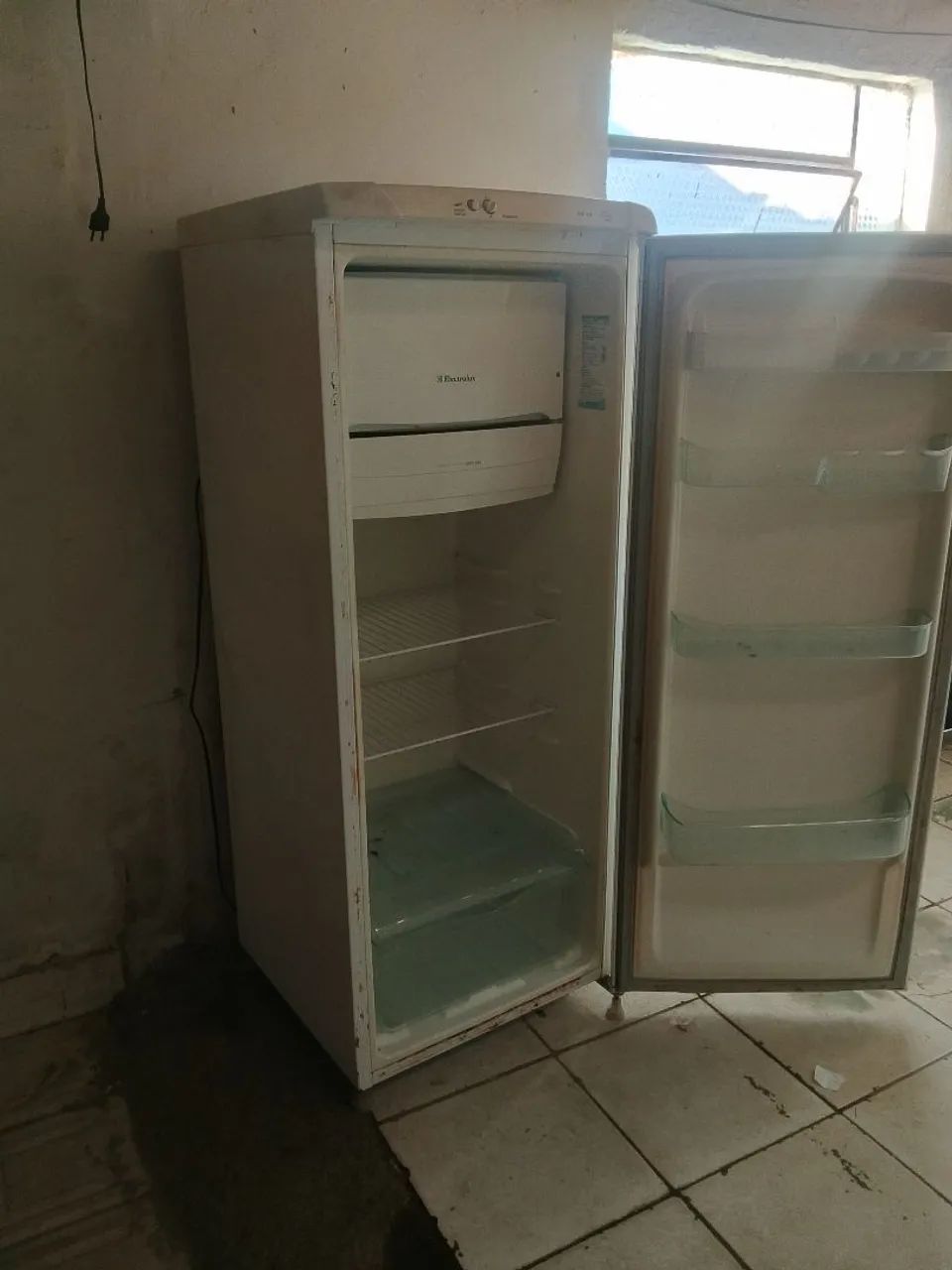 Geladeira funcionado perfeitamente 