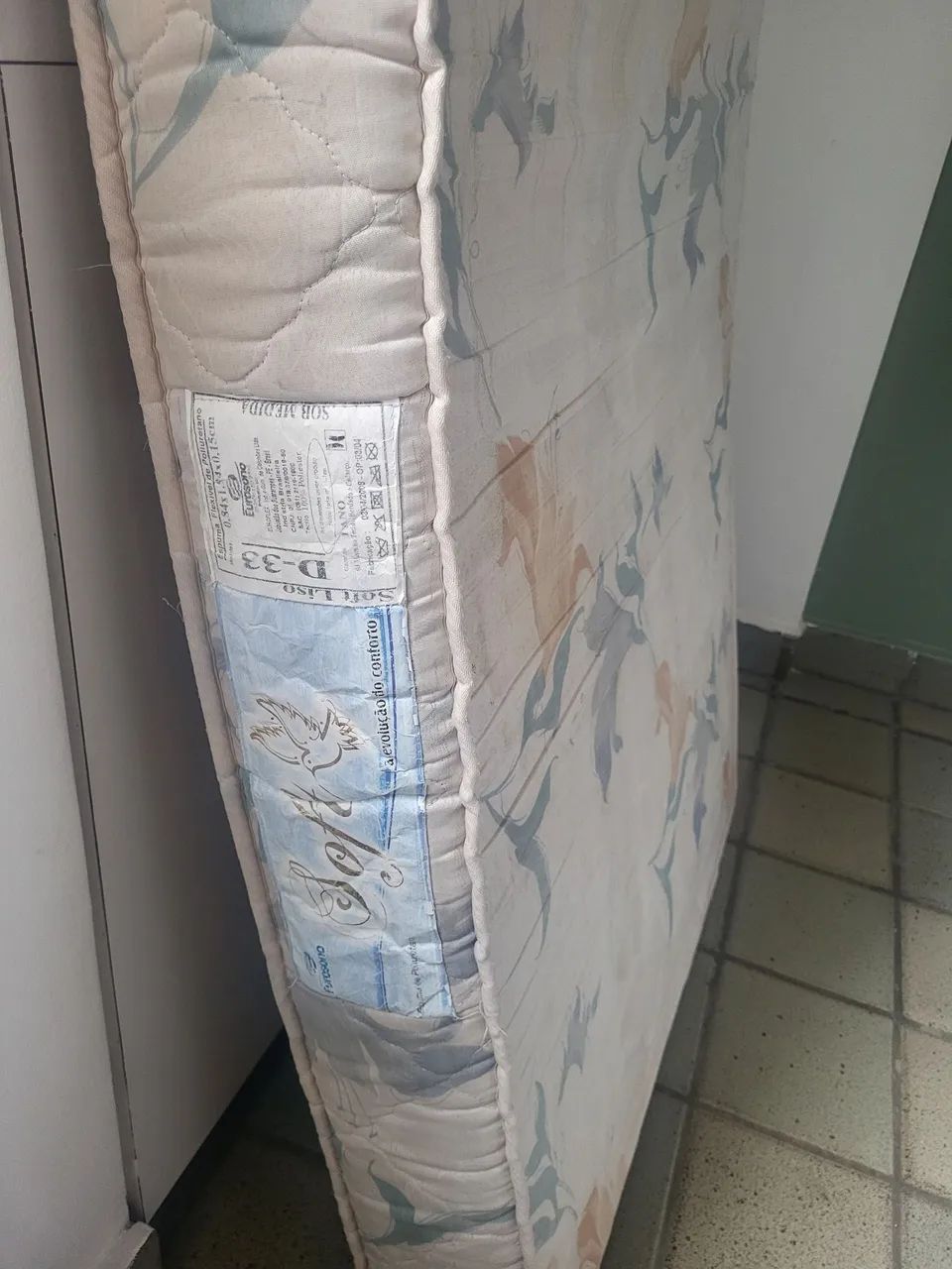 Mesa de cabeceira, coxão solteiro. - Foto 4