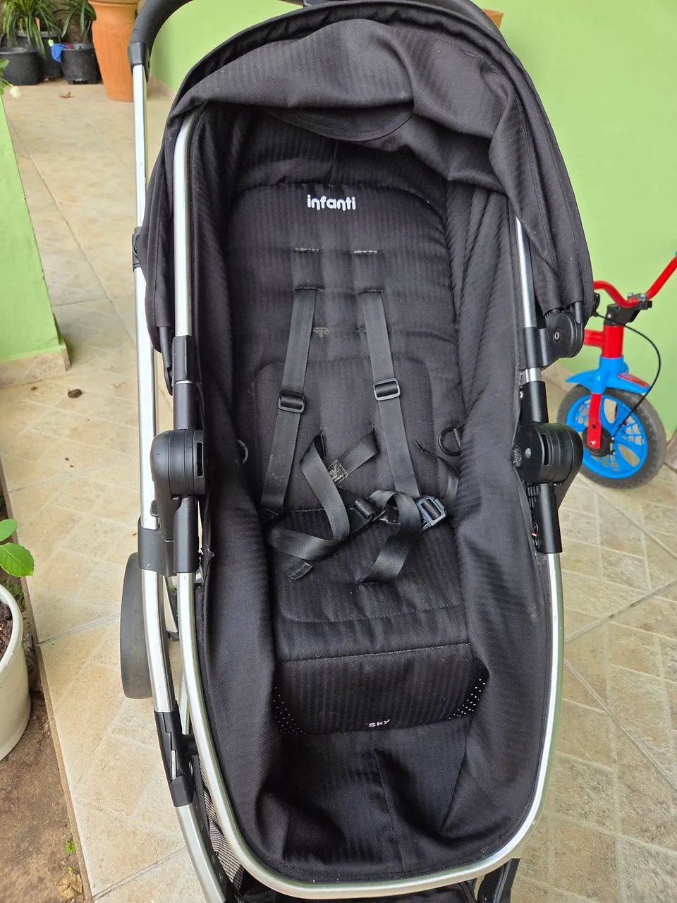 Vendo Carrinho bebê Infanti Sky - Foto 2