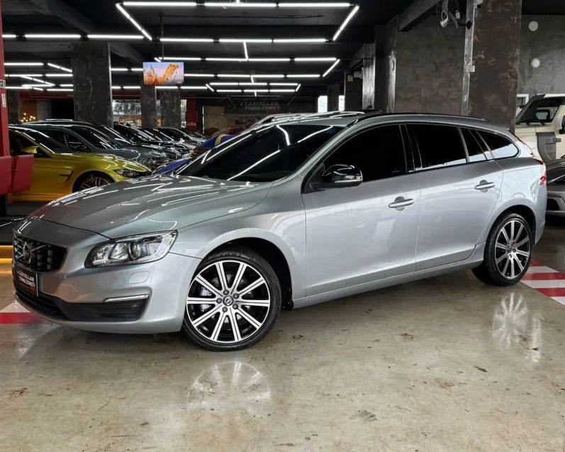 Volvo V60 V60 T-5 MOMENTUM 2.0 5p 2016