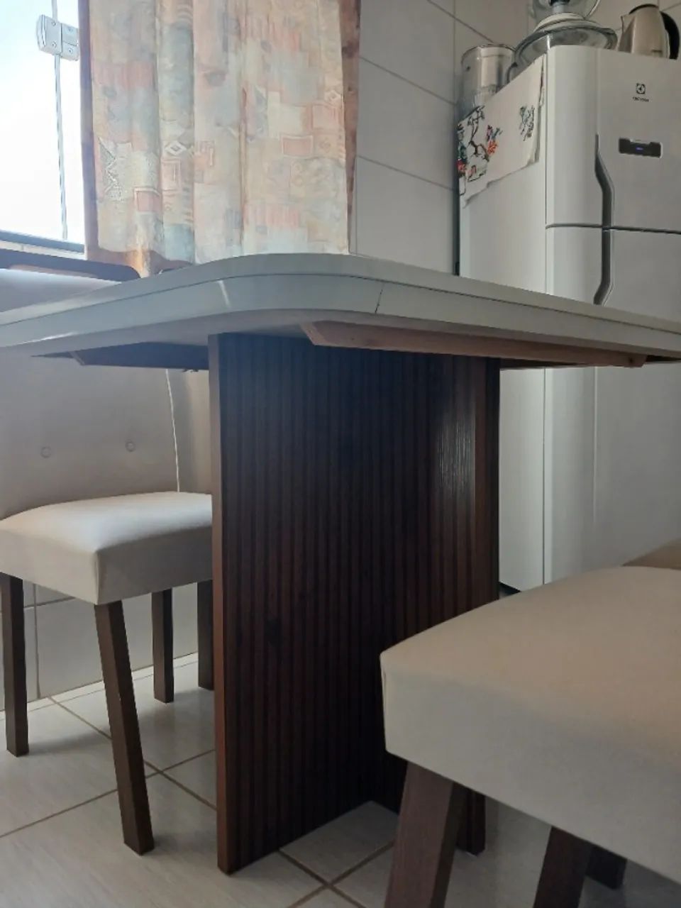 Mesa de jantar 4 cadeiras 