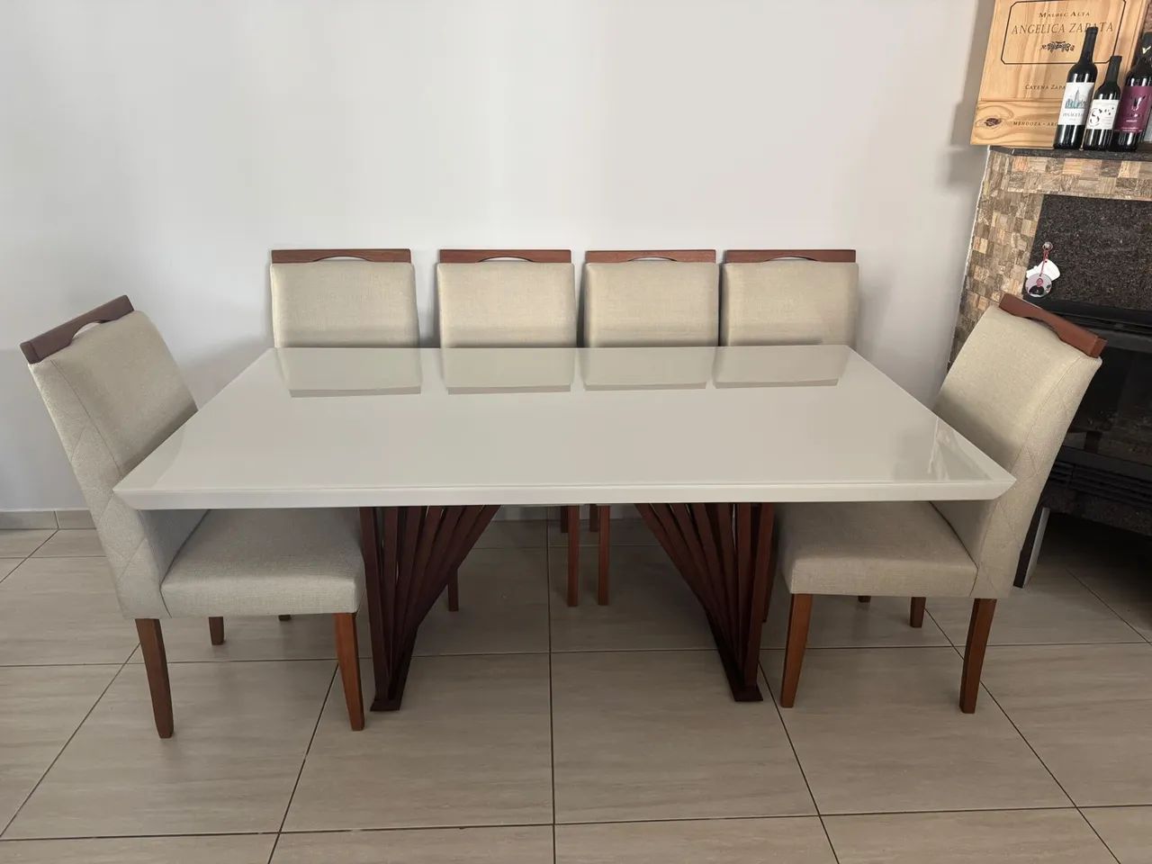 Vendo mesa com 6 cadeiras de luxo - Foto 4