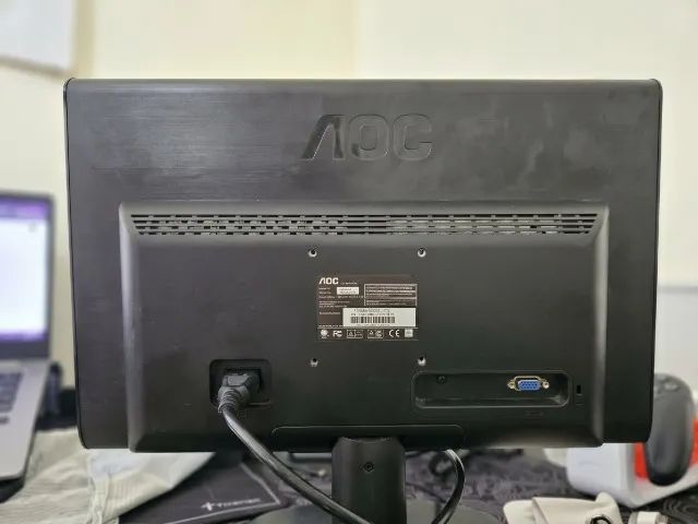 Monitor AOC 18.5" LED High Gloss (e950Swn) - Perfeito Estado / Testado